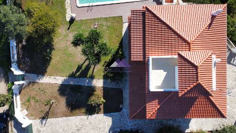 Moradia T3 c/ Piscina e Garagem