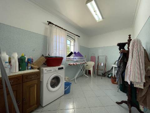 Moradia T3 c/ Piscina e Garagem