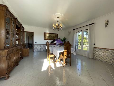 Moradia T3 c/ Piscina e Garagem