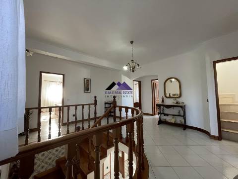 Moradia T3 c/ Piscina e Garagem