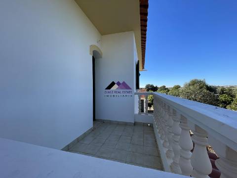 Moradia T3 c/ Piscina e Garagem