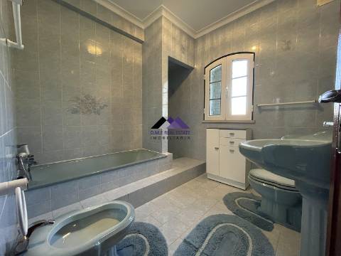 Moradia T3 c/ Piscina e Garagem