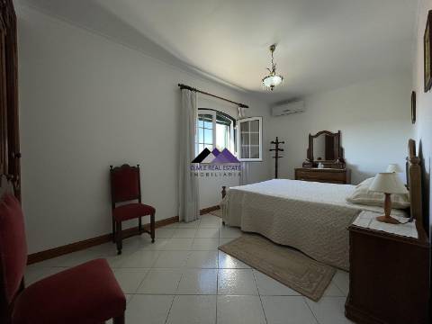 Moradia T3 c/ Piscina e Garagem