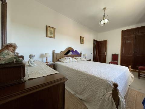 Moradia T3 c/ Piscina e Garagem