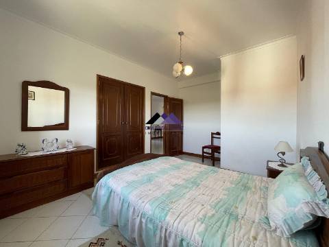 Moradia T3 c/ Piscina e Garagem