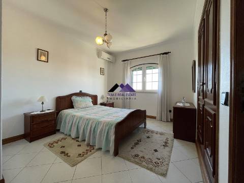 Moradia T3 c/ Piscina e Garagem