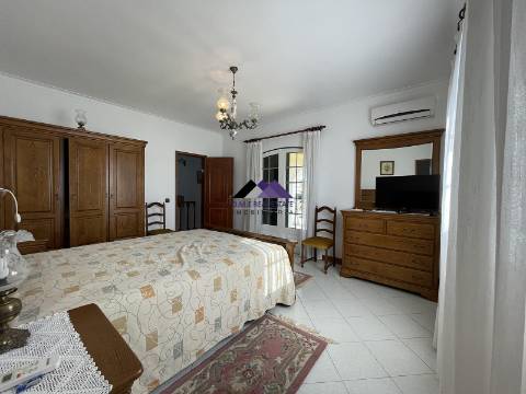 Moradia T3 c/ Piscina e Garagem