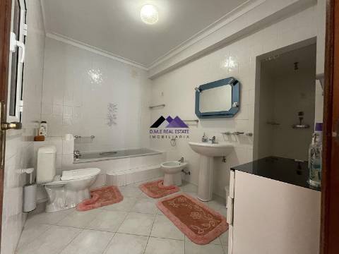 Moradia T3 c/ Piscina e Garagem