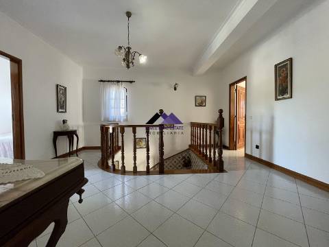 Moradia T3 c/ Piscina e Garagem