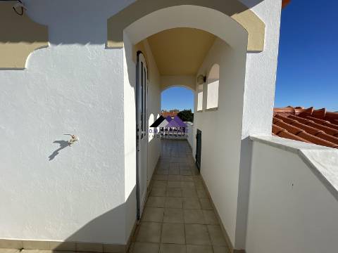 Moradia T3 c/ Piscina e Garagem