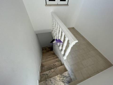 Moradia T3 c/ Piscina e Garagem