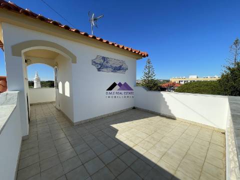 Moradia T3 c/ Piscina e Garagem