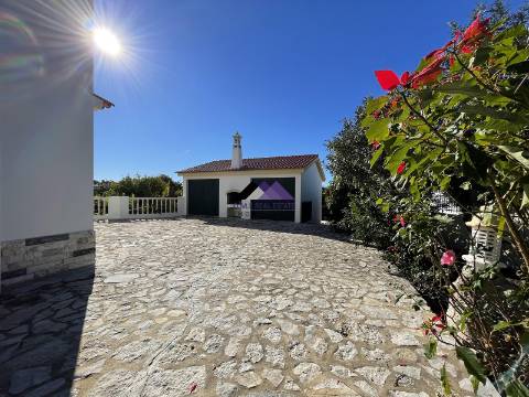 Moradia T3 c/ Piscina e Garagem