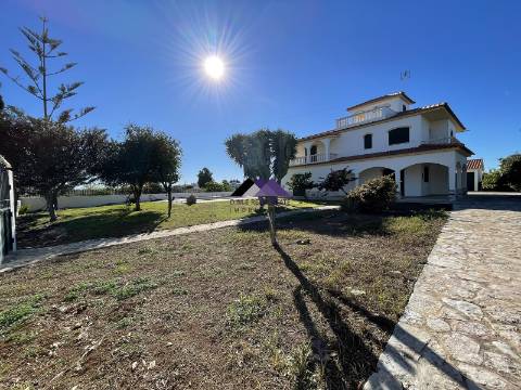 Moradia T3 c/ Piscina e Garagem