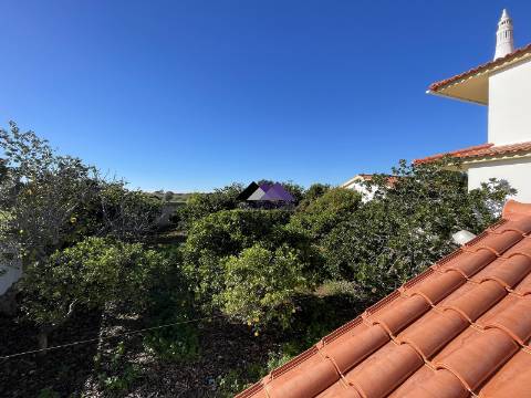 Moradia T3 c/ Piscina e Garagem