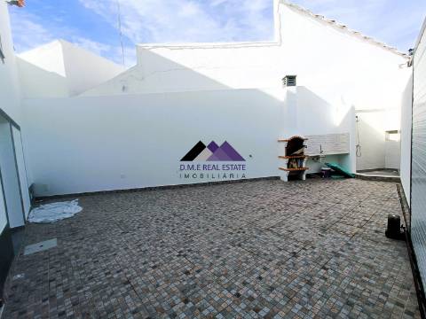 Moradia T5+1 em Construção