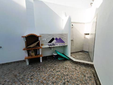 Moradia T5+1 em Construção