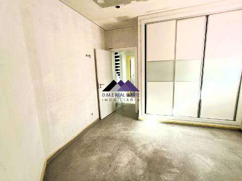 Moradia T5+1 em Construção