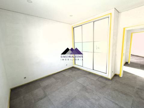 Moradia T5+1 em Construção