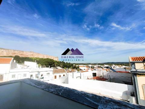 Moradia T5+1 em Construção