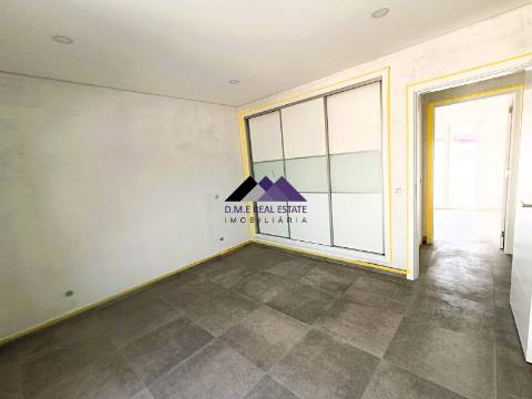 Moradia T5+1 em Construção