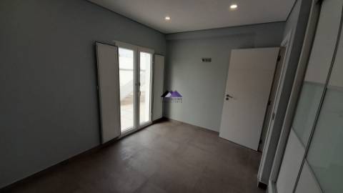 Moradia T5+1 em Construção