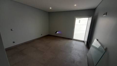 Moradia T5+1 em Construção