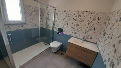 Moradia T5+1 em Construção