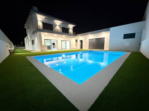 Moradia de Luxo a Estrear!