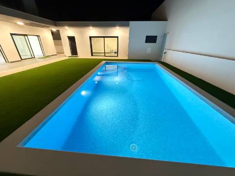 Moradia de Luxo a Estrear!