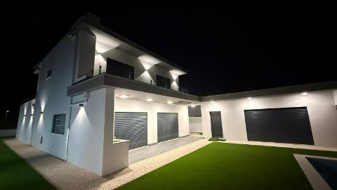 Moradia de Luxo a Estrear!