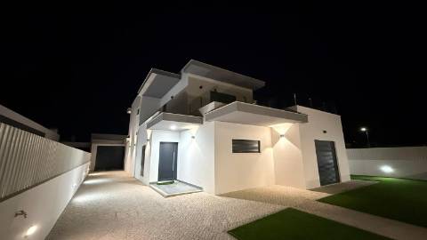 Moradia de Luxo a Estrear!