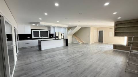 Moradia de Luxo a Estrear!