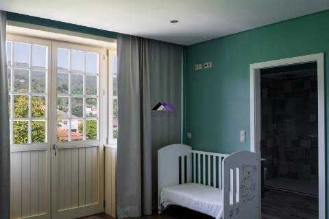 Moradia V2 com 2 Suites e Estacionamento