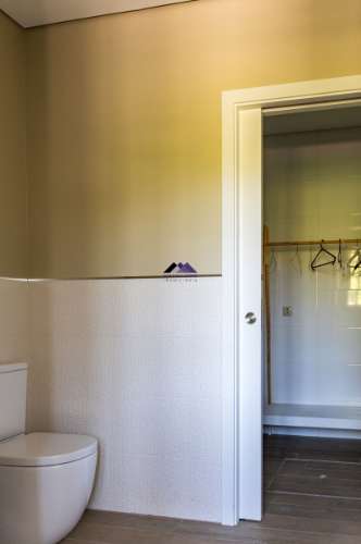 Moradia V2 com 2 Suites e Estacionamento