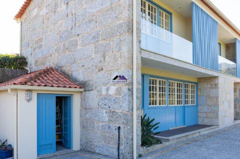 Moradia V2 com 2 Suites e Estacionamento