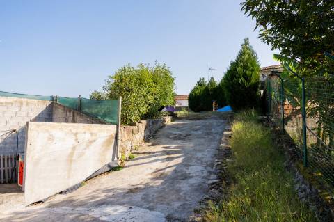 Moradia V2 com 2 Suites e Estacionamento