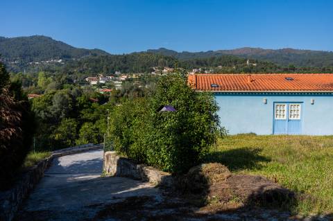 Moradia V2 com 2 Suites e Estacionamento