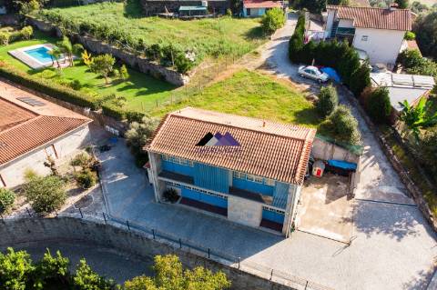 Moradia V2 com 2 Suites e Estacionamento