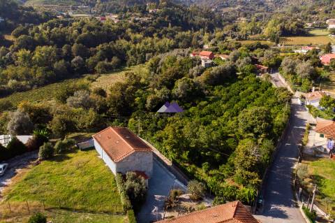 Moradia V2 com 2 Suites e Estacionamento