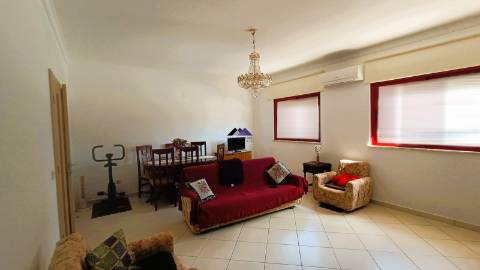 Apartamento T2 c/ Arrecadação