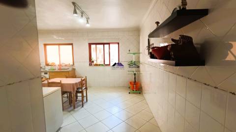 Apartamento T2 c/ Arrecadação