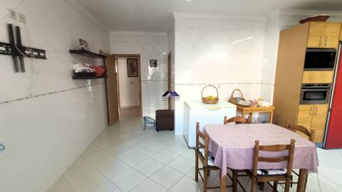 Apartamento T2 c/ Arrecadação