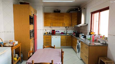 Apartamento T2 c/ Arrecadação