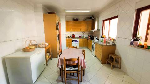 Apartamento T2 c/ Arrecadação