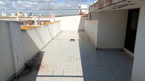 Apartamento T2 c/ Arrecadação