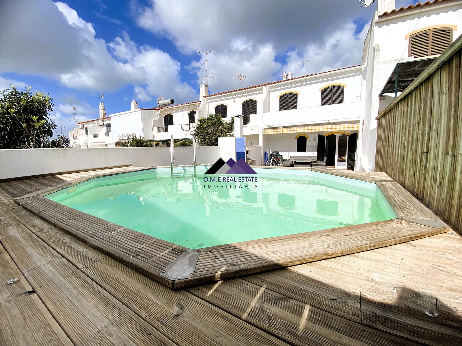 Moradia V3 com Piscina