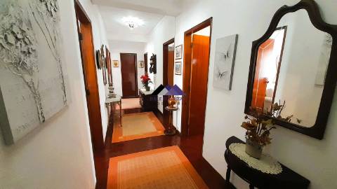 Apartamento T4 Mobilado e Equipado