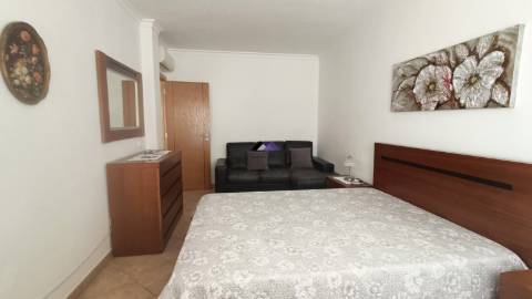 Moradia em Condomínio Privado com Piscina