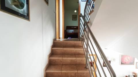 Moradia em Condomínio Privado com Piscina